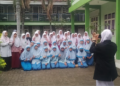 Foto: Para siswi SD Al-Kautsar dan SD/MI Muhammadiyah kota Pasuruan berpose di asrama SPEAM Putri (Dadang Prabowo)