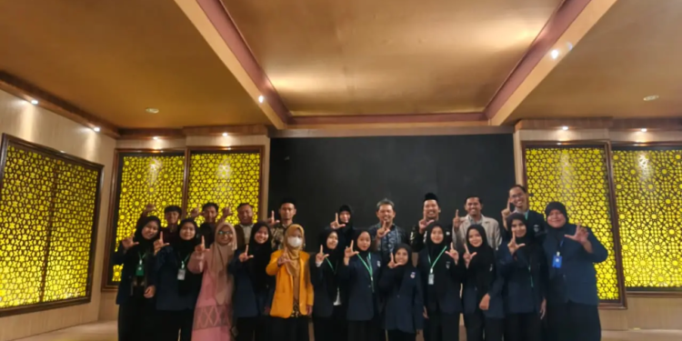 Image : UKM Lembaga Riset Mahasiswa, Uniwara