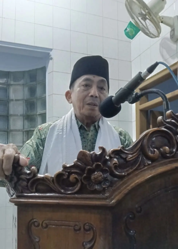 Ustadz Anang Abdul Malik: "Jangan tunggu tua, jangan tunggu kaya, jangan tunggu sakaratul maut. Karena penyesalan itu cuma berguna kalau kau rasakan sekarang, bukan nanti.