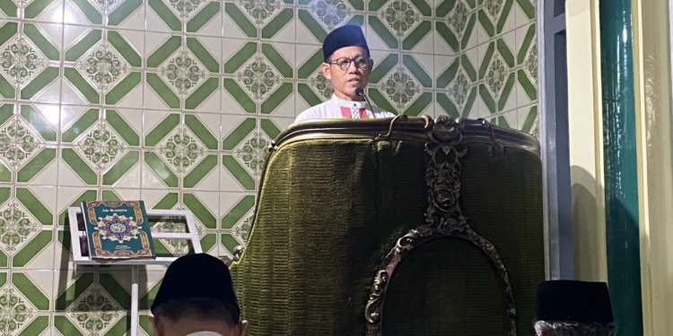 Kalau ibadah 600 tahun saja tidak cukup untuk 'membayar' surga, lalu apa modal kita? Hanya air mata taubat dan rahmat Allah.