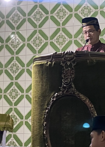 Puasa ajarkan kita jujur, sabar, dan lepas dari keterikatan duniawi, demikian disampaikan Ustadz Moh. Isnaini Yulad di Masjid Al-Kautsar.