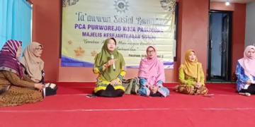 PCA Purworejo Aisyiyah Pasuruan menggelar Ta’awun Ramadan, menyalurkan 68 paket bantuan bagi masyarakat sekitar.