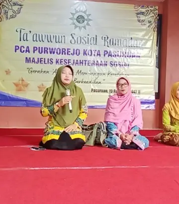 PCA Purworejo Aisyiyah Pasuruan menggelar Ta’awun Ramadan, menyalurkan 68 paket bantuan bagi masyarakat sekitar.