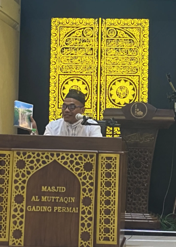 Bedah buku Ustadz Nur Yasin di Masjid Al Muttaqin sukses membuat jamaah membuka paradigma baru memahami takdir.