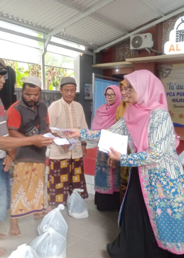 PCA ‘Aisyiyah Purworejo Kota Pasuruan menyalurkan 68 paket sembako bagi warga membutuhkan melalui Ta’awun Sosial Ramadhan.