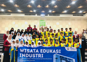 SD MuCES kunjungi Pabrik Pocari Sweat di Kejayaan untuk tumbuhkan jiwa entrepreneur sejak dini.