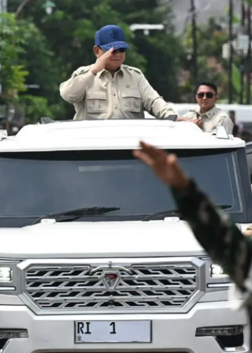 Presiden Prabowo Menyapa Rakyat saat Kunjungan ke Jawa Timur/indobangkit.com