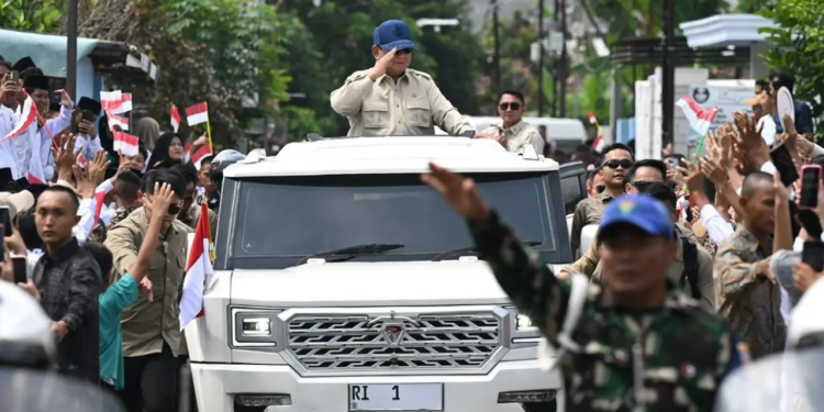 Presiden Prabowo Menyapa Rakyat saat Kunjungan ke Jawa Timur/indobangkit.com