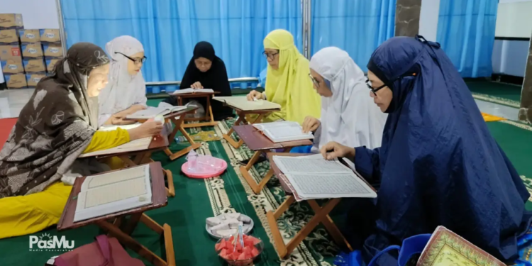 Tahsin Al-Qur'an Ibu-Ibu Jamaah Masjid Al-Ukhuwah