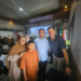 Bu Safa dan siswa SD Al Kautsar berfoto bersama Dean Bragonier usai workshop inklusi di UMM/foto: Istimewa pasmu.id