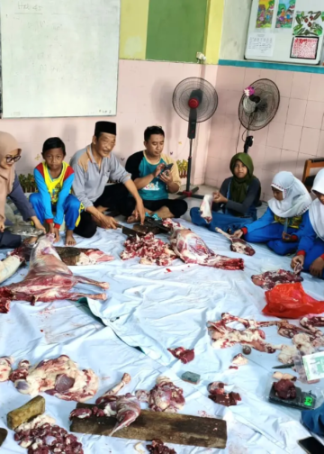MI Muhammadiyah Pasuruan gelar qurban Idul Adha untuk menanamkan kepedulian, keikhlasan, dan semangat berbagi. (foto: Istimewa/pasmu.id)