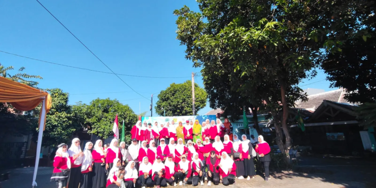 Semarak Milad 'Aisyiyah ke-109: senam, cek kesehatan, bazar, dan tasyakuran untuk hidup sehat. (foto: Mawaridah/pasmu.id)