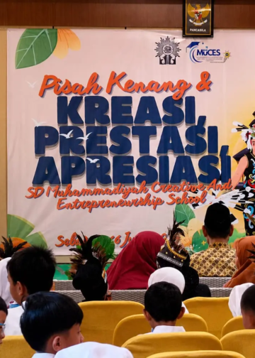 Sambutan Suyatno, S.Pd, Kepala SD MuCES dalam Pisah Kenang & Kreasi, Prestasi, Apresiasi tahun 2026 di Kebon Pring. (Foto: Fiqo/pasmu.id)