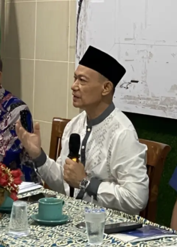 Ustaz Abu Nasir memimpin rapat pembentukan Tim Pendirian Klinik SehatMu di Aula KH Ahmad Dahlan (14/07)/PasMu