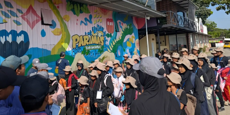 Peserta PLAY Muharam Ceria 2026 liburan ke Parimas Waterpark Pacet/LAZISMU
