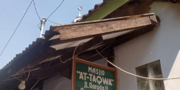 Dari musala berdinding gedek, Masjid At-Taqwa Jagalan kini tegak sebagai saksi dakwah Muhammadiyah di Kota Pasuruan. (foto: Firnas/pasmu.id)