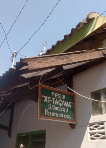 Dari musala berdinding gedek, Masjid At-Taqwa Jagalan kini tegak sebagai saksi dakwah Muhammadiyah di Kota Pasuruan. (foto: Firnas/pasmu.id)
