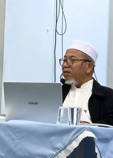 Ustadz Ahmad Baidowi mengajak jamaah bertobat dan memperbanyak istigfar sebelum ajal menjemput. (Foto: Firnas Muttaqin/pasmu.id)