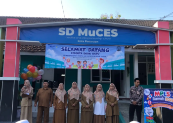 MPLS SD MuCES yang hangat dan penuh semangat resmi dimulai untuk membangun karakter positif siswa baru.(Foto: Suyatno/pasmu.id)