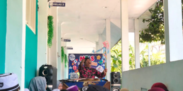 MPLS SD MuCES kenalkan wayang, tanamkan nilai kepemimpinan, kejujuran, dan cinta budaya sejak hari pertama. (Foto: Suyatno/pasmu.id)