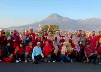 Jamaah Masjid Al-Ukhuwah healing ke Kota Batu/Pasmu.id