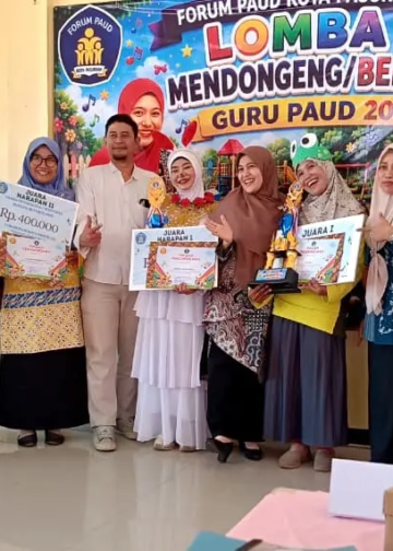 Lomba mendongeng PAUD se-Kota Pasuruan berlangsung meriah dengan juri kompeten termasuk Suyatno, pegiat wayang edukasi. (Foto: Suyatno/pasmu.id)