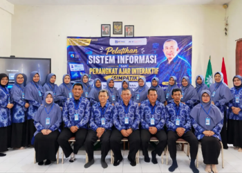 Pelatihan interaktif di SMP Muhammadiyah 6 Krian membekali guru dengan sayap digital untuk pendidikan masa depan. (Foto: Bima Fikri/pasmu.id)