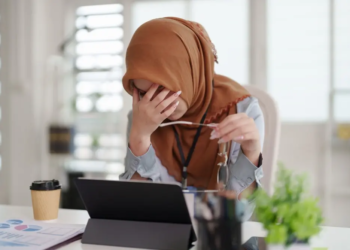 Merasa lelah padahal tidak kerja berat? Itu tanda otakmu kehabisan energi (Ilustrasi: Shutterstock.com)