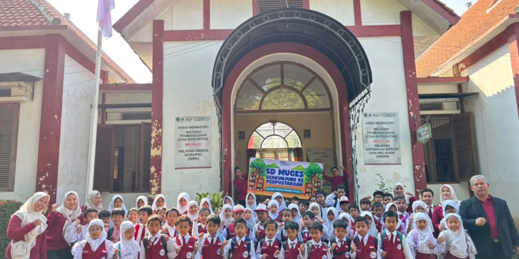 SD MuCES kunjungi Perpustakaan dan Kearsipan Kota Pasuruan, siswa belajar arsip, sejarah, dan membaca bersama